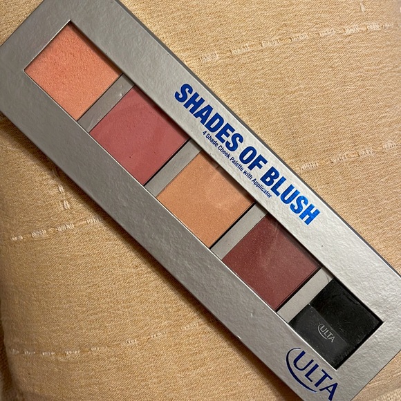 Ulta Beauty 💖 4 Shade Blush Palette with Applicator - Picture 6 of 6